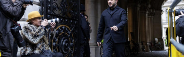 Зеленски обећао изборе под притиском Америке