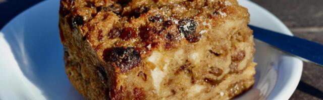 Kolač bez jaja, mleka i ulja: Pravo čudo na tanjiru, svaki zalogaj je uživanje, domaćinski slatkiš koji uvek uspeva