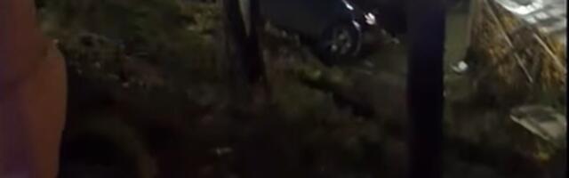 Auto sleteo sa puta kod Prijepolja, umalo da udari u kuću