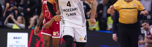 Šta radi ovaj čovek?! Vošington slavio promašaj Karlika Džonsa? (VIDEO)