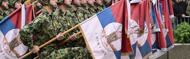 Jabuka razdora između Vučića i Pastora: Hoće li Mađari morati u vojsku?