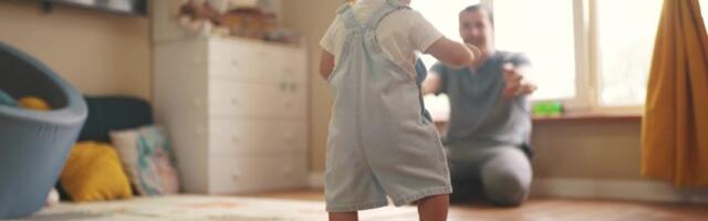 Zbog čega dete hoda na prstima: Do ove godine je to normalno, a kasnije...