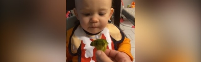 FACA! Beba prvi put jede brokoli (VIDEO)