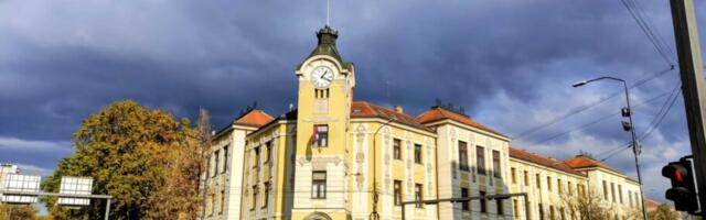 Počelo suđenje niškom piscu Dejanu Stojiljkoviću, traže mu 200.000 dinara