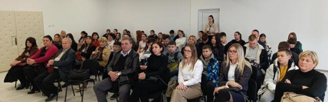 KNJIŽEVNI MATINE LJUBIŠE BATE ĐIDIĆA I NEBOJŠE LAPČEVIĆA: Publika u Varvarinu uživala u delima savremenih srpskih književnika