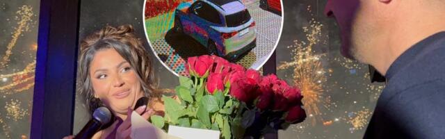 Nadica od muža dobila Mercedes AMG: Uručio joj ključ pred svima - na parkingu je čeka ZVERKA od oko 100.000€