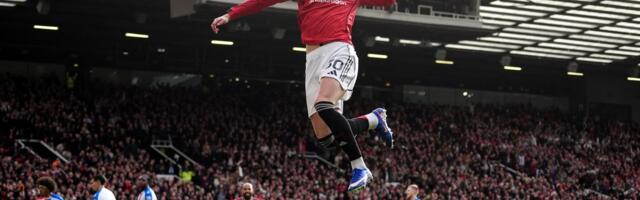 Crveni karton, penal i preokret "iz 2 u 1": Mančester junajted treći na tabeli, Totenhem se bori za opstanak!