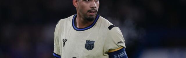 NAVIJAČI GA NAPADAJU, A HANSI FLIK BRANI: Ronald Arauho ponovo u centru pažnje!