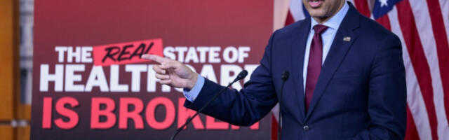 Лидер демократа у Конгресу: Трамп је поремећени болесник, морамо зауставити рат