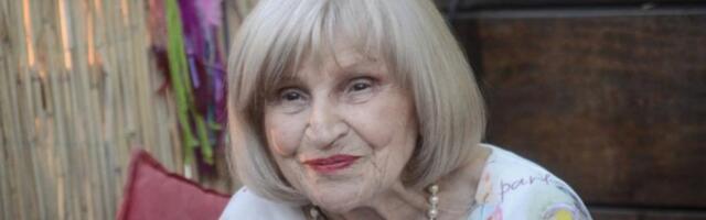 FOTKA IZ DOMA MIRE BANJAC RASPLAKALA CELU SRBIJU: Glumica (96) ugostila kolege, a razlog je divan!