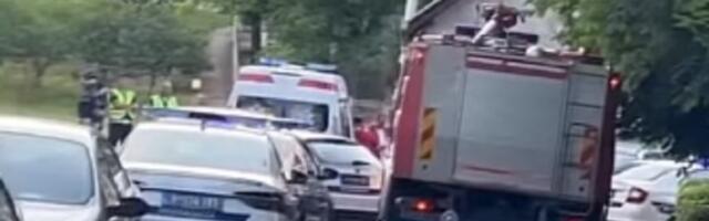 Gori zgrada na Čuburi (FOTO)