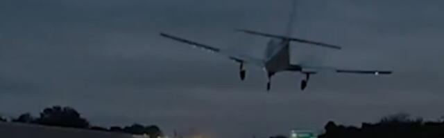 VIDEO: Avion sleteo na automobil na auto-putu u SAD