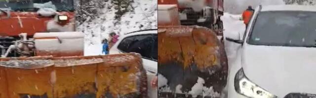 Sudarili se BMW i grtalica: Gastarbajter došao kući za praznike, pa se slupao