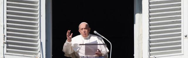 Papa Franja: Povrediti ženu znači vređati Boga, zaustaviti nasilje nad ženama