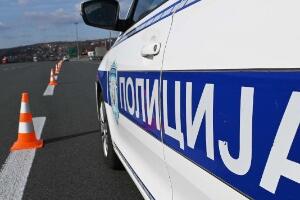 Аутомобил подлетео под камион код Шапца, једна особа погинула