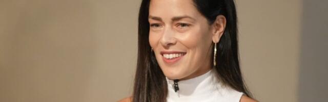 Ana Ivanović se skinula u vatreni bikini (FOTO)