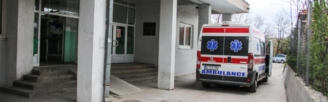 ŽENA (40) PALA SA VISINE NA VOŽVODCU: Hitno prevezena u bolnicu!