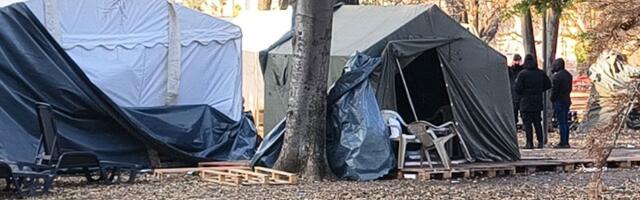 U Ćacilend stižu kamioni sa opremom, podižu se nove tende