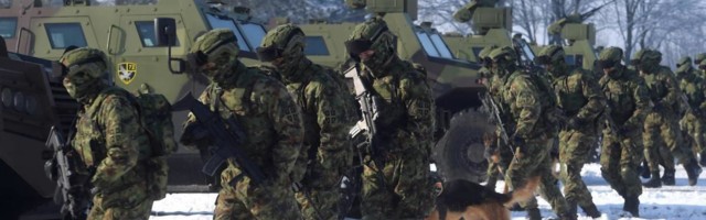 Srednjoškolci dobijaju novi predmet o srpskoj vojsci - časovi će počinjati intoniranjem himne