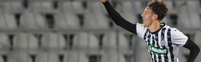 Crno-beli biser za Informer: Čuveni Moca me doveo u klub! Junajted neka čeka, hoću trofej s Partizanom!