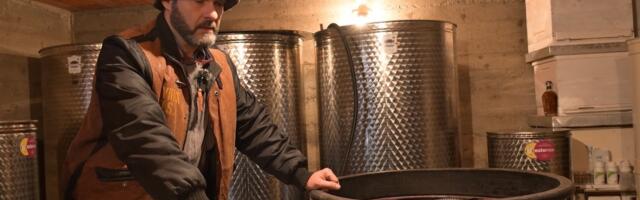 Srpskom glumcu 18 godina mlađa ljubavnica RASTURILA BRAK od 20 godina, a onda se udala i drugom čoveku rodila dvoje dece