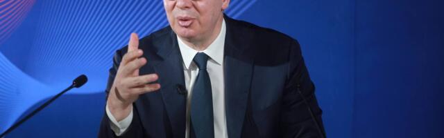 Vučić: Još nisam odlučio da li ću da pomilujem čoveka koji je ošamario blokadera u Novom Sadu