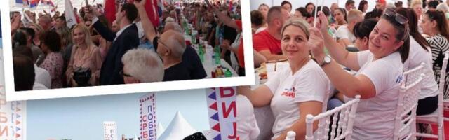 VELIČANSTVEN SKUP U LOZOVIKU! Građani pokazali jedinstvo i pružili snažnu podršku SNS! (FOTO, VIDEO)