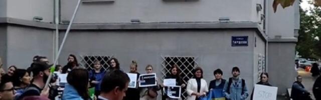 Protest ispred ruske ambasade u Beogradu (FOTO)