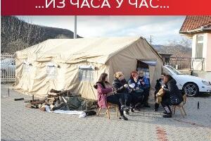 Мирно на барикадама, још увек без одговора Кфора