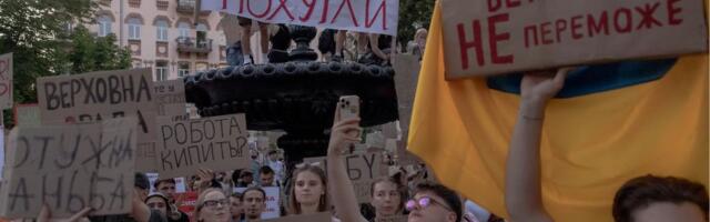 Kako je Zelenskom spremljen „Kartonski majdan“