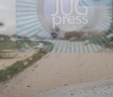 Čitaoci javljaju: Na putu Donja Jajina-Drvodelja nepopunjene rupe sada pune vode i opasne po bezbednost
