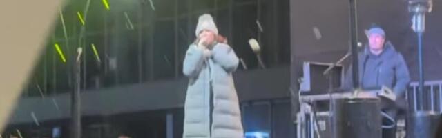 ČAČANI GAĐALI PRAVO U GLAVU! Letele grudve ka ženi, nije znala gde će - SVE PREKINUTO, PORUČILA: "IMATE LI MAJKU!"