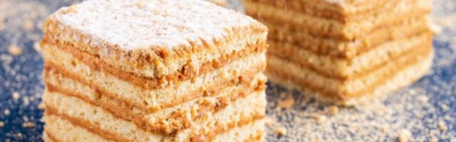 Medena pita: Mekan i mirisan slatkiš od domaćih kora koji osvaja sva čula