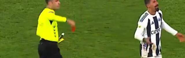 SUDIJA U ŠEST SEKUNDI DAO TRI KARTONA ISTOM FUDBALERU! Planeta bruji o nesvakidašnjoj sceni sa utakmice Super lige