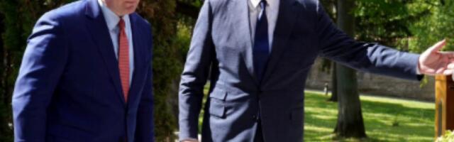 "SRBIJA ĆE NASTAVITI DA BUDE FAKTOR STABILNOSTI, ALI ĆE ŠTITITI SVOJE NACIONALNE INTERESE"! Vučić sa Vitakerom o bezbednosnim pitanjima u regionu! (FOTO)