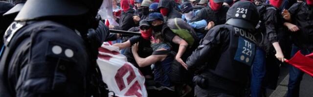 PALA KRV NA PROTESTU! Demonstranti pokušali da prekinu skup AfD, usledila ŽESTOKA TUČA SA POLICIJOM! (VIDEO)