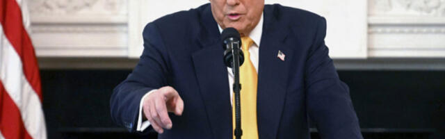 Трамп пооштрио правила за набавку сировина из Кине