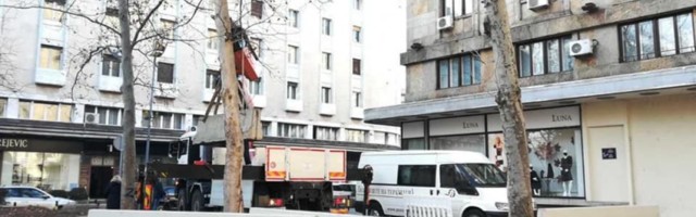 (FOTO) NE, STVARNO, DA LI JE MOGUĆE?! Ono što se desilo pod na Trgu Nikole Pašića, razbesneće sve Beograđane koji vole svoj grad!