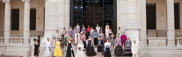 Nevesta Margaret Qualley: kako je izgledala revija Chanel Haute Couture u Parizu