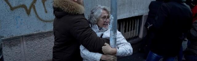 Protest ispred Doma sindikata zbog privođenja Ćorović