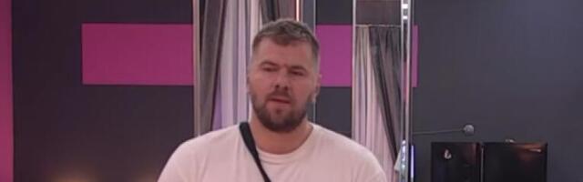 JANJUŠ UHVAĆEN U KAFANI OBEZNANJEN OD ALKOHOLA: Lumpovao do zore, NIJE SE ODVAJAO OD PEVAČICE! (FOTO, VIDEO)