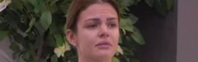 "MUŽ MI NE POMAŽE, BAVI SE SVOJIM DETETOM"! Bivša zadrugarka PALA U OČAJ NAKON POROĐAJA