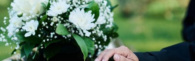 Na sahranu najboljeg prijatelja došao je u ZELENOJ HALJINI, a razlog je POTRESAN (FOTO, VIDEO)