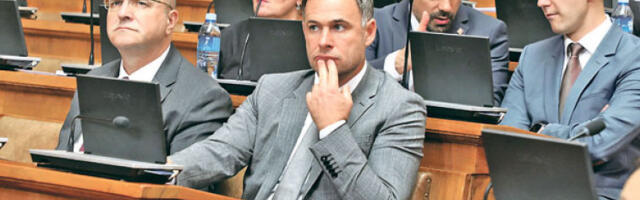 Ras­pra­va o na­si­lju sa mno­go vi­ke i uvre­da