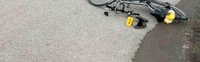 Žena teško povređena: sudar sa automobilom, let u vazduh i pad na vozilo