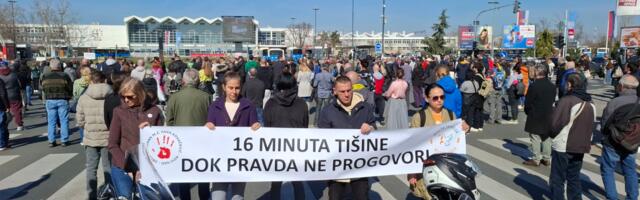 Novosađani 16-minutnom tišinom obeležili 16 meseci od pogibije 16 ljudi