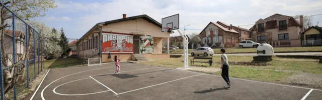 Rekonstruisan sportski teren na Pivari (FOTO)