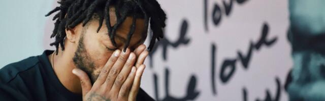 Šta nam nudi nova knjiga Derika Rouza i vredi li je pročitati?