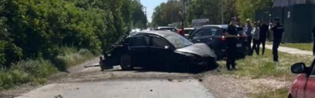Teška nezgoda u Crvenki: Vozač izgubio kontrolu, automobil potpuno smrskan
