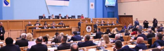 Скупштина РС усвојила Декларацију о заштити виталног националног интереса Срба у БиХ